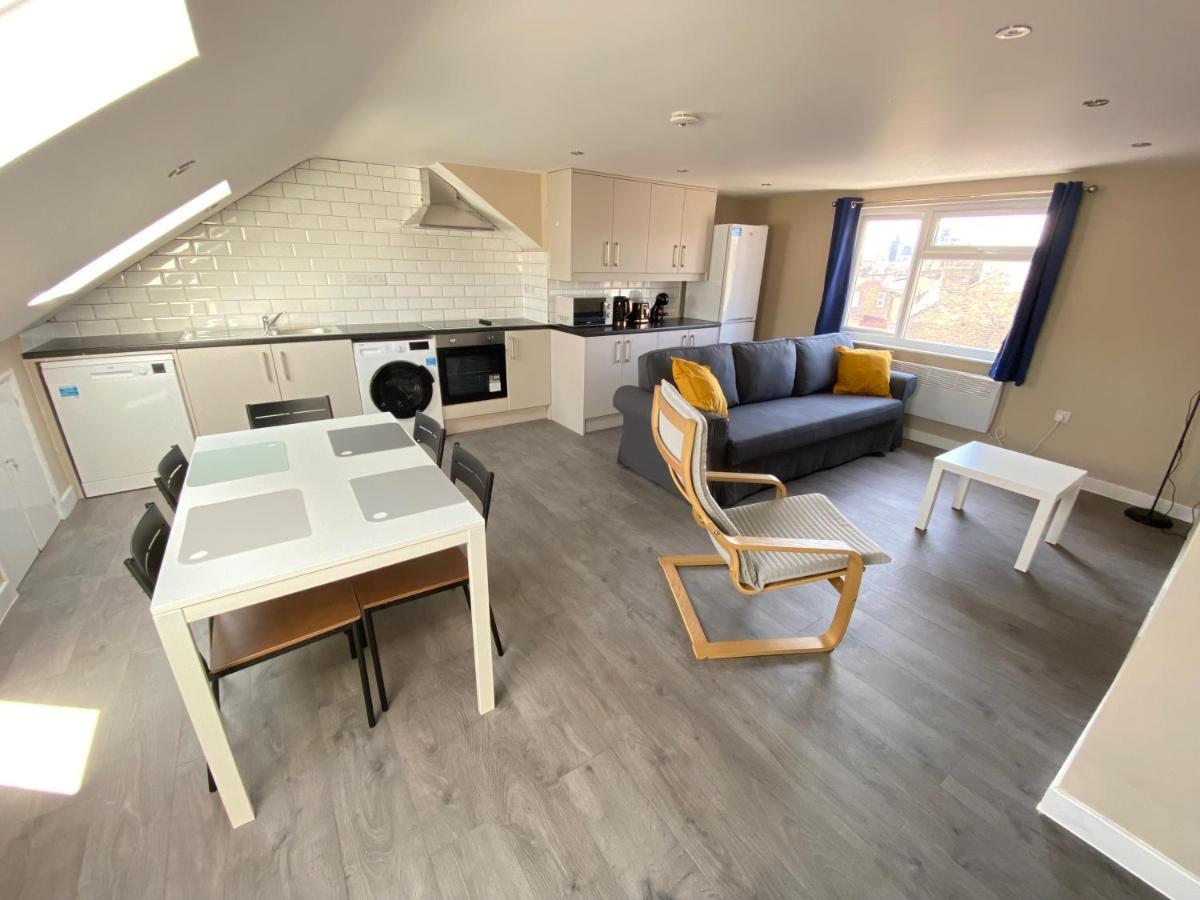 Stunning 1 Bedroom Flat In Wood Green London Exteriör bild